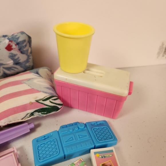 Vintage 1990s Barbie Doll House Accessories Lot Pillows Boombox Phone Dishes 90s - Picture 4 of 11